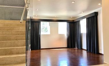 SUPER OPORTUNIDAD Espectacular Casa en Renta en Lomas Country sin amueblar