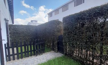 casa en arriendo en cota. Cod A7154101