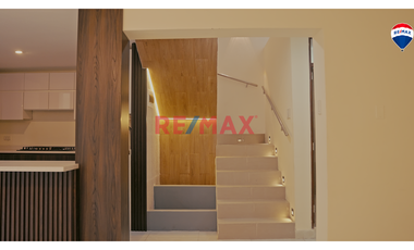 🏡 ¡Tu hogar de lujo te espera en Urbanización Mochica!

✨ 150 m² llenos de estilo, confort y modernidad.

🌟 PRIMER PISO:
🚗 2 cocheras amplias par