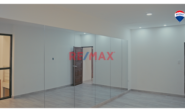 🏡 ¡Tu hogar de lujo te espera en Urbanización Mochica!

✨ 150 m² llenos de estilo, confort y modernidad.

🌟 PRIMER PISO:
🚗 2 cocheras amplias par