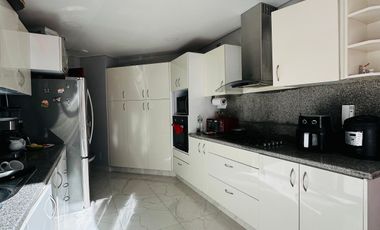 apartamento en arriendo en chico reservado. Cod A304