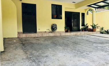 SE ALQUILA HERMOSA CASA EN ANCON $2,100 AM
