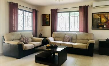 SE ALQUILA HERMOSA CASA EN ANCON $2,100 AM