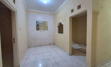 Rumah 2 Lantai di Tebet Barat - 3+1 KT, Lingkungan Tenang & Strategis