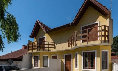 Casa en venta - 2 dormitorios 1 baño - cochera - 180mts2 - Santa Clara Del Mar