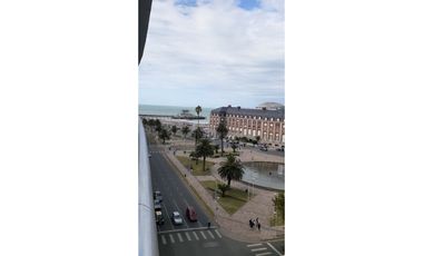 ** 2 ambientes plena vista mar y Plaza Colón Edificio nuevo. Cochera.