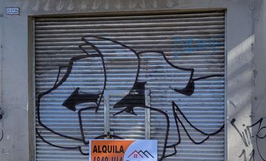 Local comercial con baño.