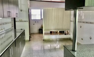 SE ALQUILA CASA EN EL CARMEN $3,000