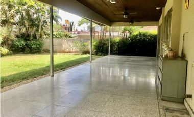 SE ALQUILA CASA EN EL CARMEN $3,000
