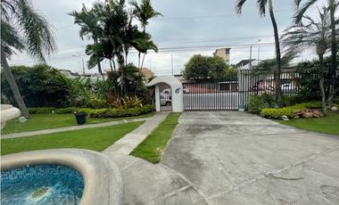 MILAGRO AVENIDA LOS CHIRIJOS, CASA ESQUINERA