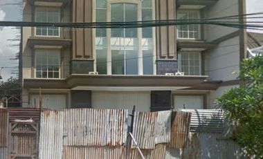dijual gedung raya jemursari 3 lantai baru gress