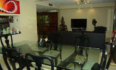 Casa con 9 ambientes y jardín en Agronomia