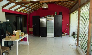 Casa con 9 ambientes y jardín en Agronomia