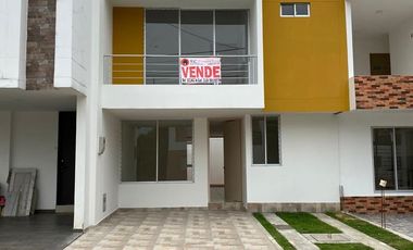 casa en venta en urbanizacion colina campestre. Cod V2459