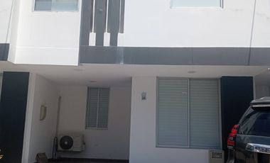 casa en venta en santa rosa de lima. Cod V4971