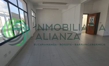 oficina en arriendo en sector comercial. Cod A17047