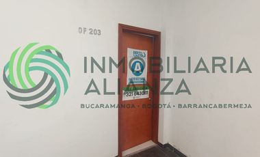 oficina en arriendo en sector comercial. Cod A17047