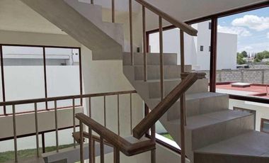 AIR 23-1853 Casa en venta. Zona Tequisquiapan. Preventa