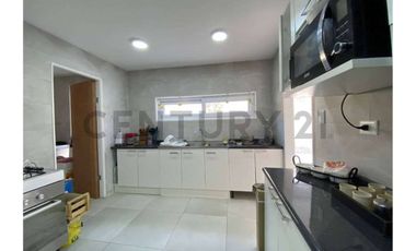 Moderna casa parcela consolidado condominio Rebajada