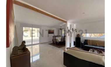 Moderna casa parcela consolidado condominio Rebajada