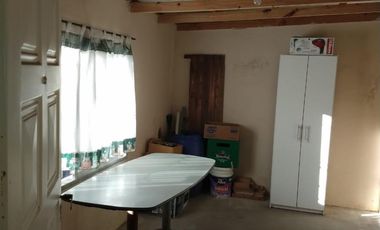 Casa de 3 ambientes en Quilmes Este.