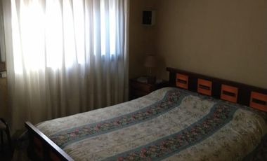 Casa de 3 ambientes en Quilmes Este.
