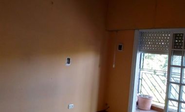 CASA AL FRENTE MUY BUEN ESTADO