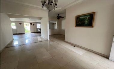 SEA Confiable Vende Casa Unifamiliar Villas de Camino Real