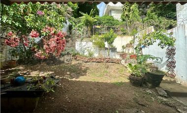 GANGA - SE VENDE CASA DE 3 NIVELES EN LOS ANGELES AM