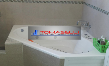 VENTA - TAPIALES - EXCELENTE CASA 7 AMBIENTES - DETALLES DE CATEGORIA - SE TOMARIA DEPTO. EN PARTE DE PAGO