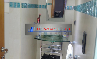 VENTA - TAPIALES - EXCELENTE CASA 7 AMBIENTES - DETALLES DE CATEGORIA - SE TOMARIA DEPTO. EN PARTE DE PAGO