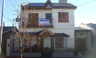 BURZACO: IMPONENTE DUPLEX C/GARAGE CUBIERTO,FONDO Y AMPLIO QUINCHO (opcional DEPTO EXTERNO)**IMPECABLE **