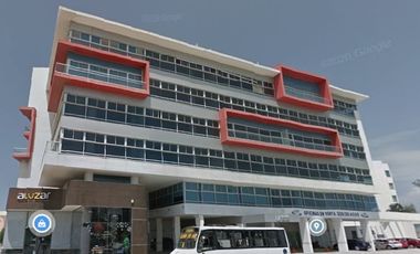 Oficina de 97 m² y 2 privados sobre Av. Urano cerca de Plaza Mocambo