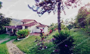 Vendo hermosa  casa Quinta sector los condominios