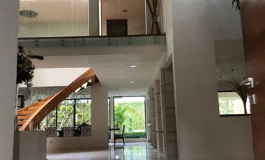 CASA EN VENTA EN CLUB DE GOLF LAS FUENTES, VISTA AL GREEN Y AMPLIO JARDÍN !