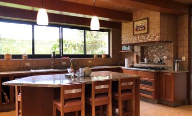 CASA EN VENTA EN CLUB DE GOLF LAS FUENTES, VISTA AL GREEN Y AMPLIO JARDÍN !