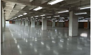 Arriendo local en el Centro Empresarial Olaya Herrera, Medellín