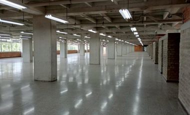 Arriendo local en el Centro Empresarial Olaya Herrera, Medellín