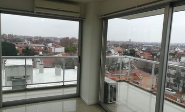 EXCELENTE DEPARTAMENTO 3 AMB CON COCHERA CUBIERTA , EDIFICO SYRAH , IMPECABLE , AV. CENTENARIO 2360