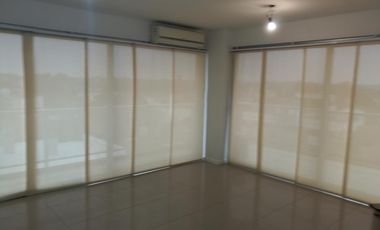 EXCELENTE DEPARTAMENTO 3 AMB CON COCHERA CUBIERTA , EDIFICO SYRAH , IMPECABLE , AV. CENTENARIO 2360