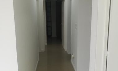 EXCELENTE DEPARTAMENTO 3 AMB CON COCHERA CUBIERTA , EDIFICO SYRAH , IMPECABLE , AV. CENTENARIO 2360