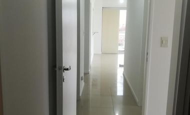 EXCELENTE DEPARTAMENTO 3 AMB CON COCHERA CUBIERTA , EDIFICO SYRAH , IMPECABLE , AV. CENTENARIO 2360
