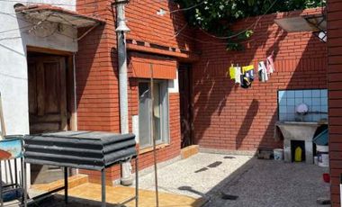 Departamento Tipo Casa en venta en Lanus Este