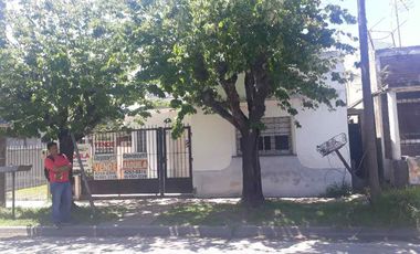 Casa en venta en Quilmes Este