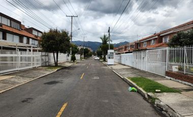 casa en arriendo en batán. Cod A51913