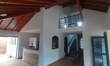 casa en arriendo/venta en bocono. Cod A2621