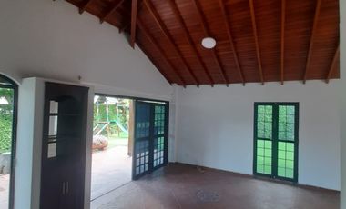 casa en arriendo/venta en bocono. Cod A2621