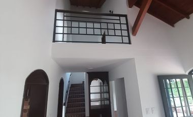 casa en arriendo/venta en bocono. Cod A2621
