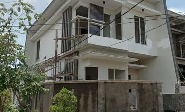 Dijual Rumah Hook 2 lt di Jalan Mojoarum, Surabaya