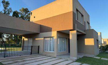 VENTA DE CASA BARRIO SANTA INES